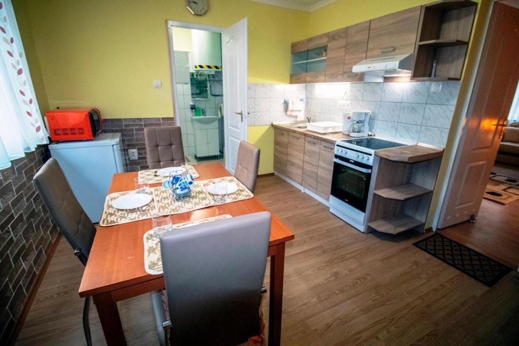 Krisztina Apartman 瑙吉考尼饶 外观 照片